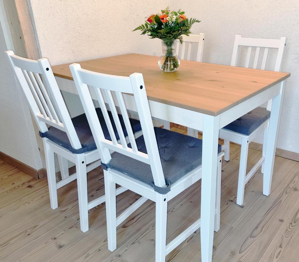 Kerbholz - Zwischen Suedschwarzwald Und Schweiz Apartment Griessen